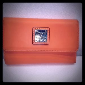 Dooney & Bourke wallet